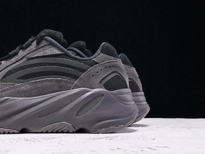 adidas Yeezy Boost 700 V2 Vanta