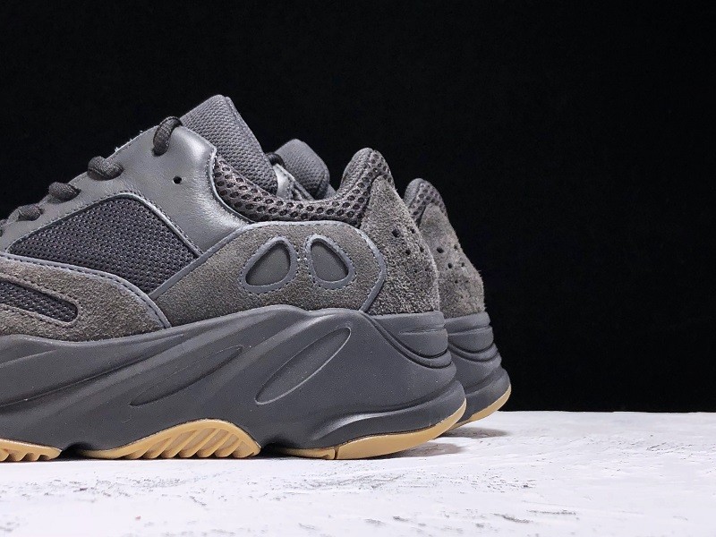 adidas Yeezy Boost 700 Utility Black