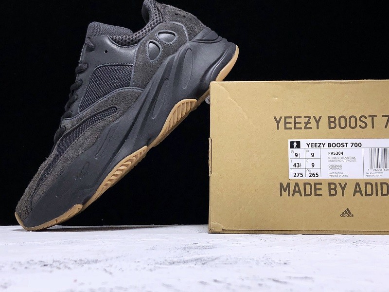 adidas Yeezy Boost 700 Utility Black