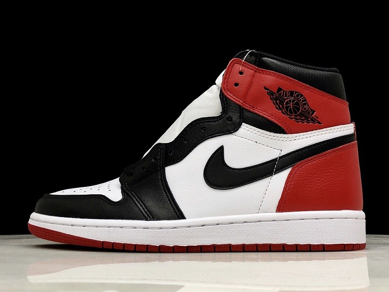 Jordan 1 Retro Black Toe