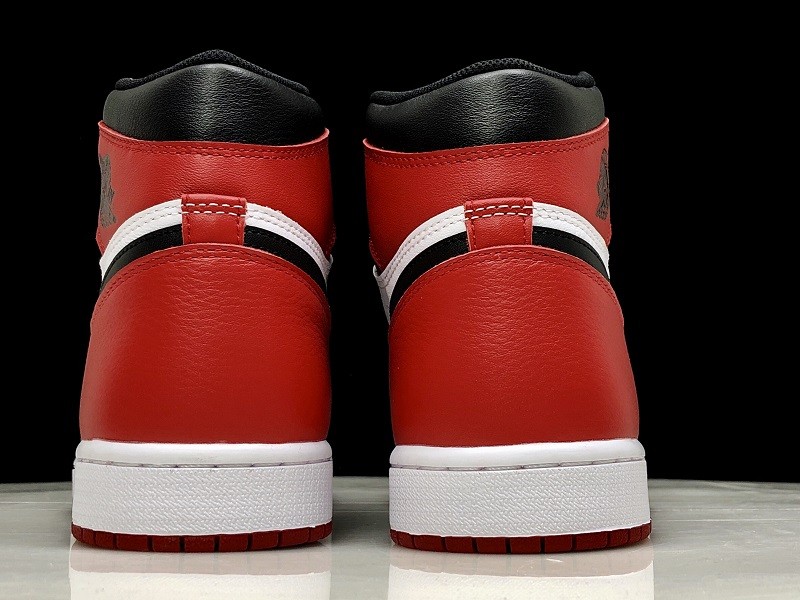 Jordan 1 Retro Black Toe