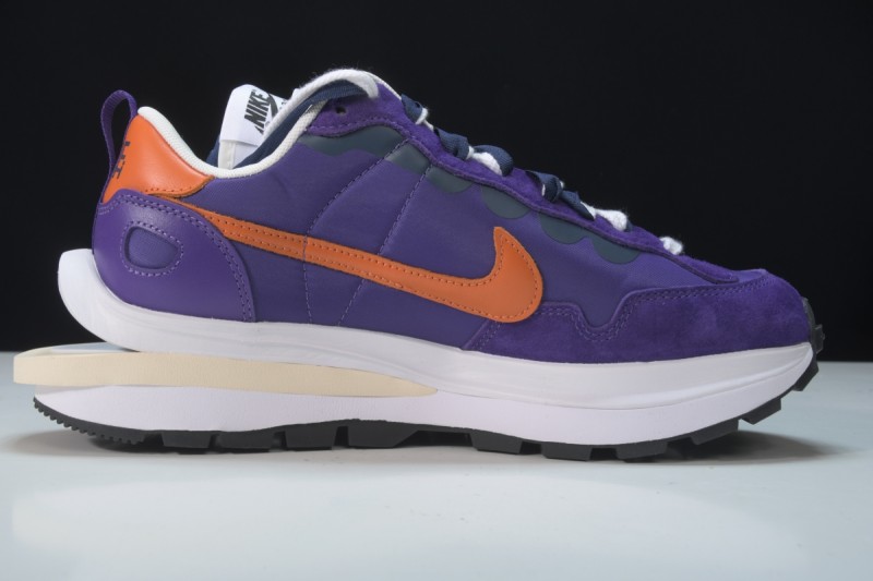 Nike Vaporwaffle sacai Dark Iris