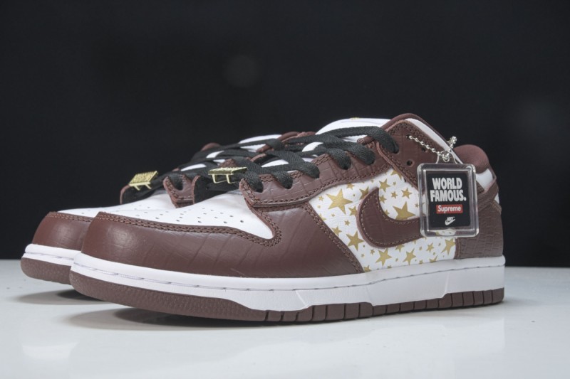 Nike SB Dunk Low Supreme Stars Barkroot Brown (2021)