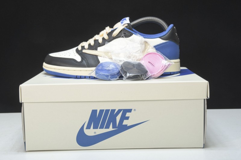 Jordan 1 Low fragment design x Travis Scott