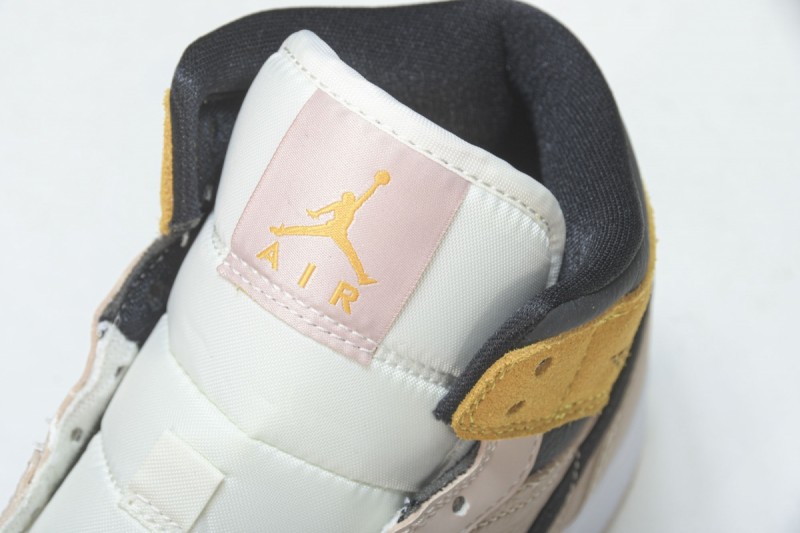 Jordan 1 Mid SE Particle Beige