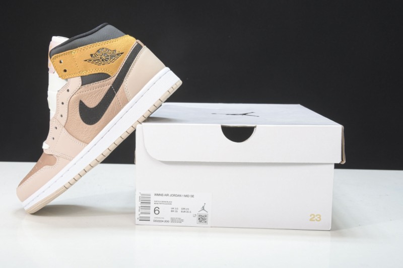 Jordan 1 Mid SE Particle Beige