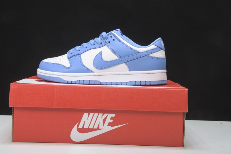 Nike Dunk Low UNC