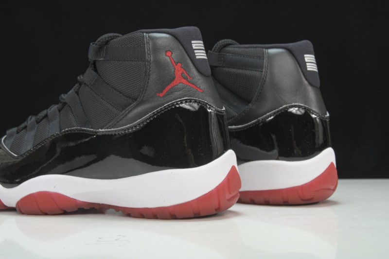 Jordan 11 Retro Playoffs Bred (2019)