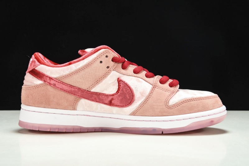 Nike SB Dunk Low StrangeLove Skateboards