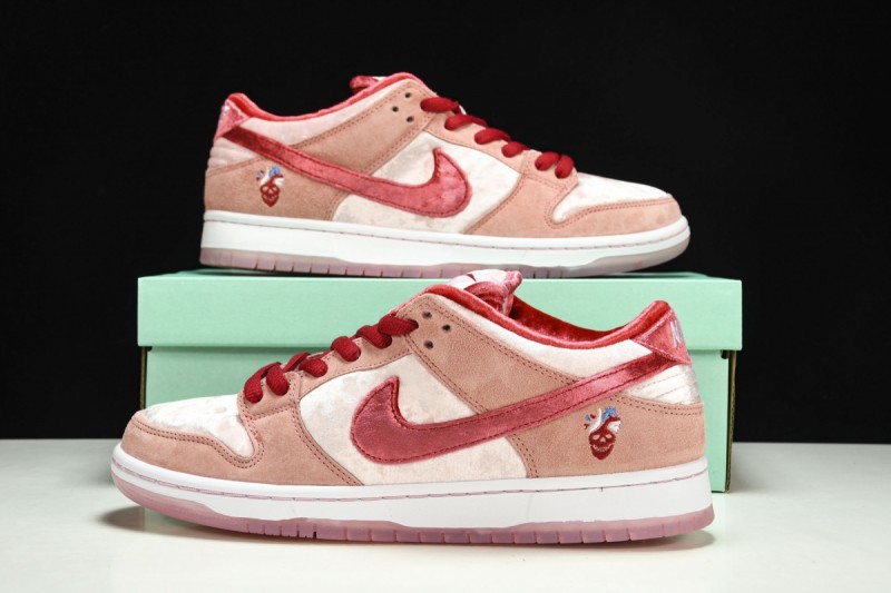 Nike SB Dunk Low StrangeLove Skateboards