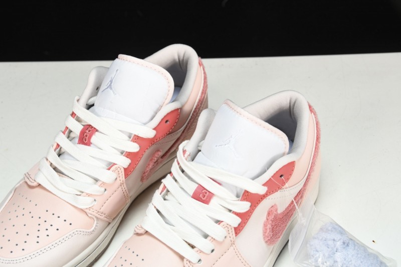 Jordan 1 Low SE Mighty Swooshers Pink