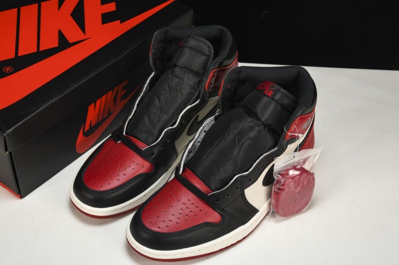 Jordan 1 Retro High Bred Toe