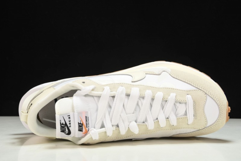 Nike Vaporwaffle Sacai Sail Gum