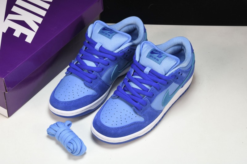 Nike SB Dunk Low Blue Raspberry