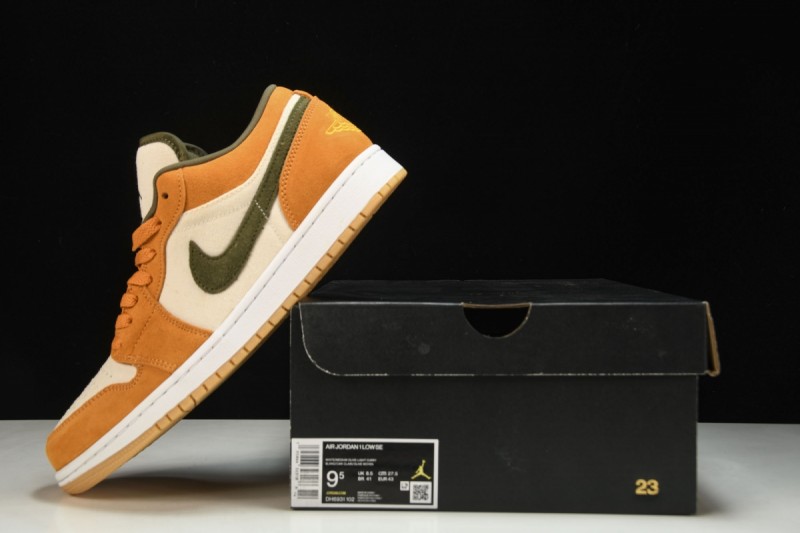 Jordan 1 Low SE Light Curry