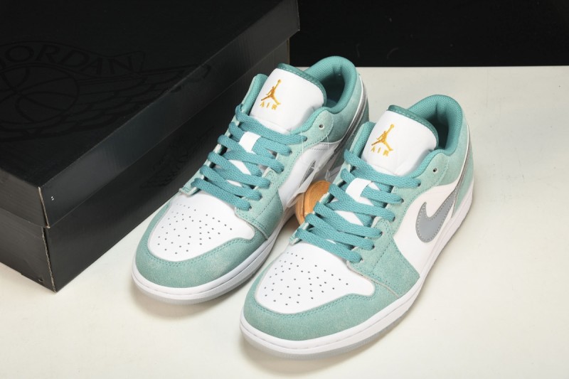 Jordan 1 Low SE New Emerald