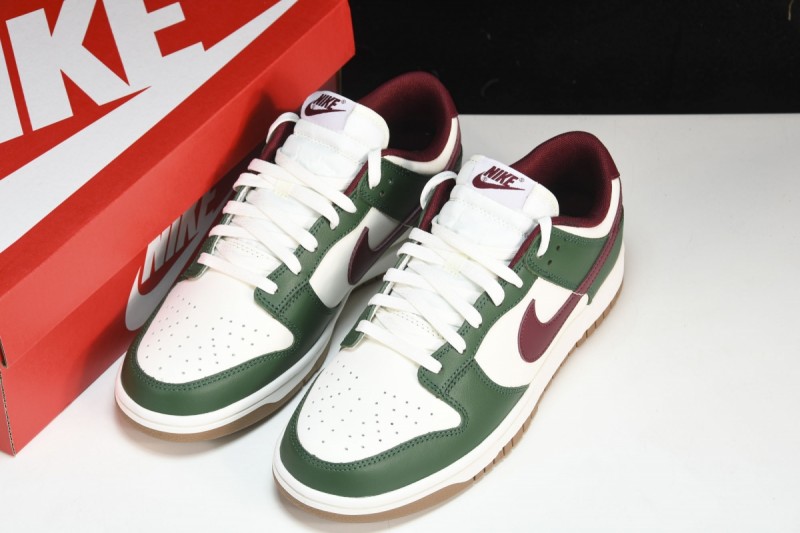 Nike Dunk Low Gorge Green