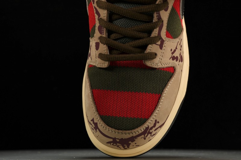 Nike SB Dunk Low Freddy Krueger