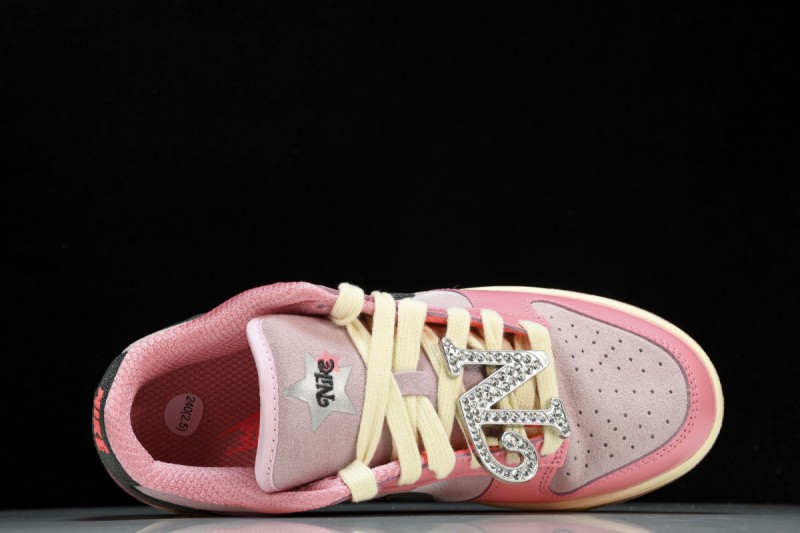 Nike Dunk Low LX Barbie