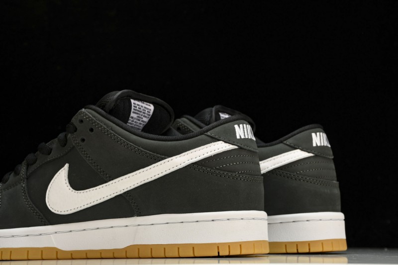 Nike SB Dunk Low Pro Black Gum