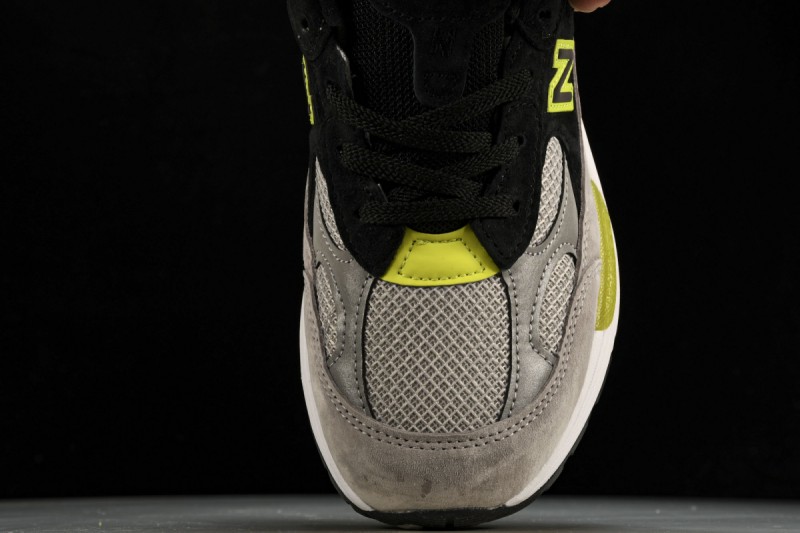 New Balance 992 MiUSA Black Grey Volt