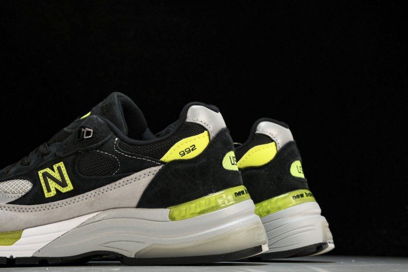 New Balance 992 MiUSA Black Grey Volt