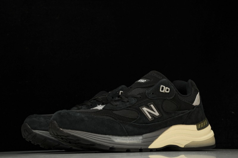 New Balance 992 Black Grey