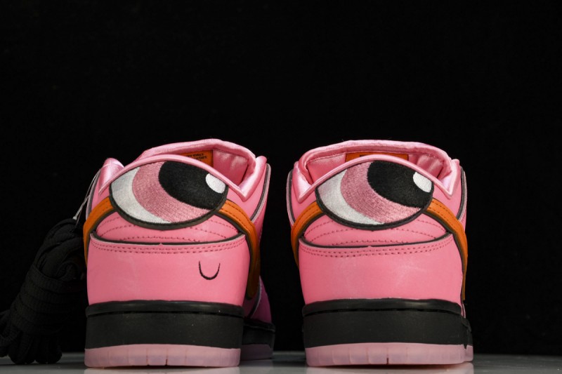 Nike SB Dunk Low x The Powerpuff Girls “Blossom”