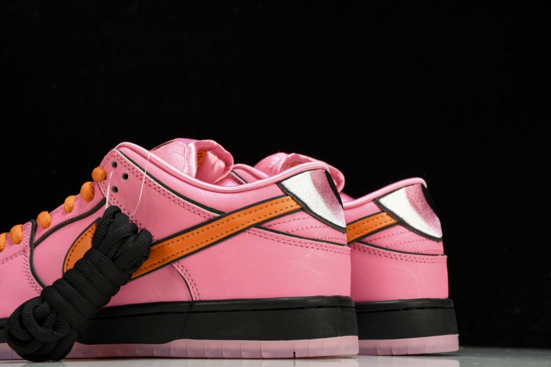 Nike SB Dunk Low x The Powerpuff Girls “Blossom”