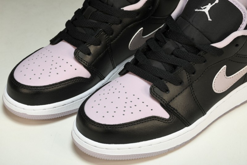 Jordan 1 Low SE Black Iced Lilac