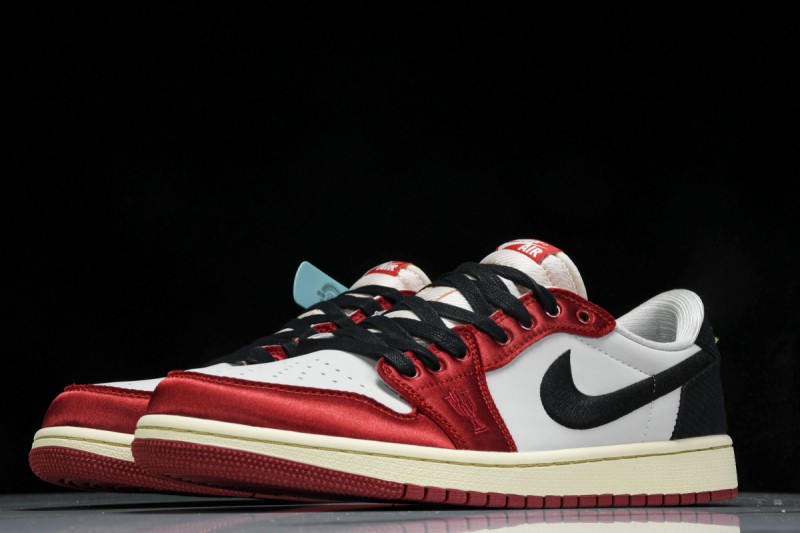 Jordan 1 Retro Low OG Trophy Room Away