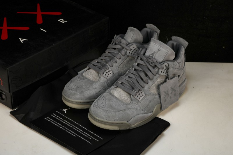 Jordan 4 Retro Kaws