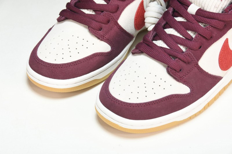 Nike SB Dunk Low Skate Like a Girl