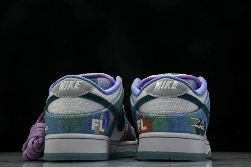 Nike SB Dunk Low Futura Laboratories Bleached Aqua