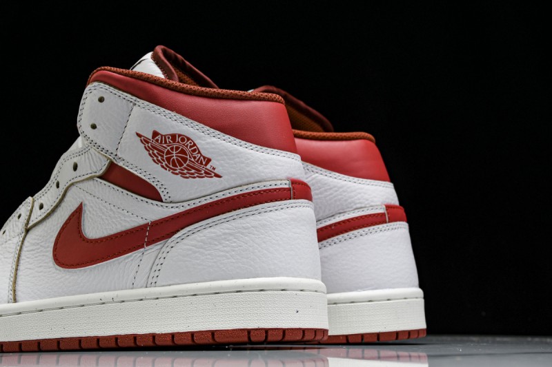 Jordan 1 Mid SE Dune Red