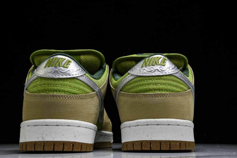 Nike SB Dunk Low Escargot