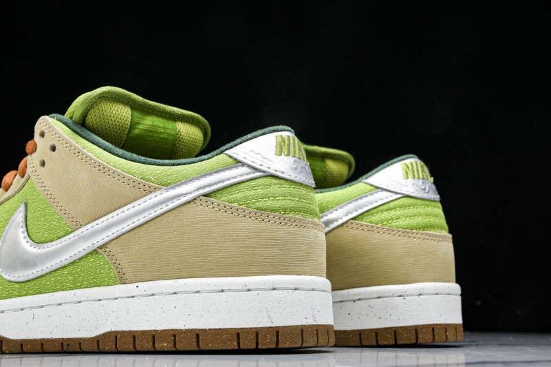 Nike SB Dunk Low Escargot