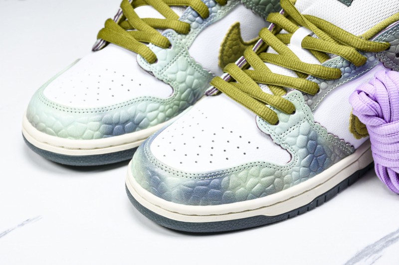 Nike SB Dunk Low Alexis Sablone Chameleon