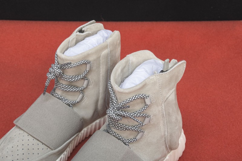 adidas Yeezy Boost 750 OG Light Brown