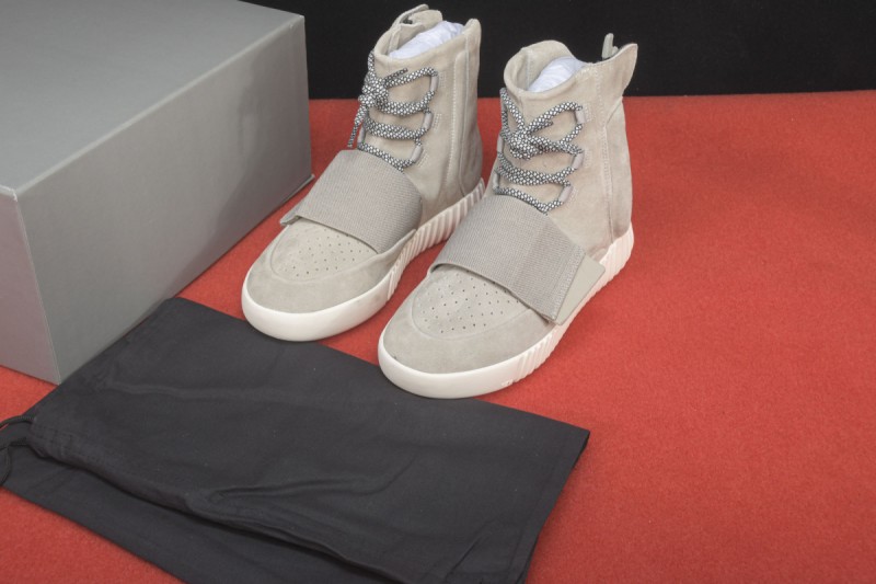 adidas Yeezy Boost 750 OG Light Brown