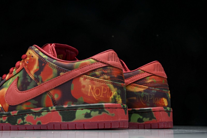 Nike SB Dunk Low The Wizard of Oz Poppy Field