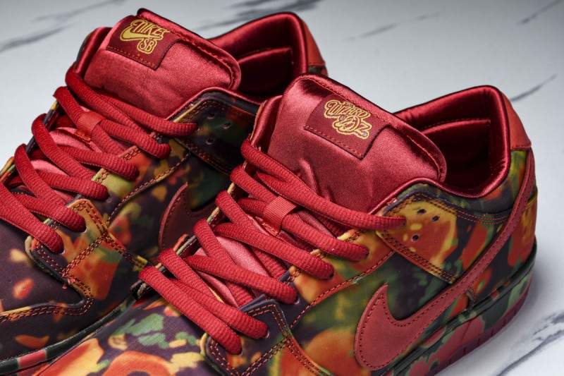 Nike SB Dunk Low The Wizard of Oz Poppy Field